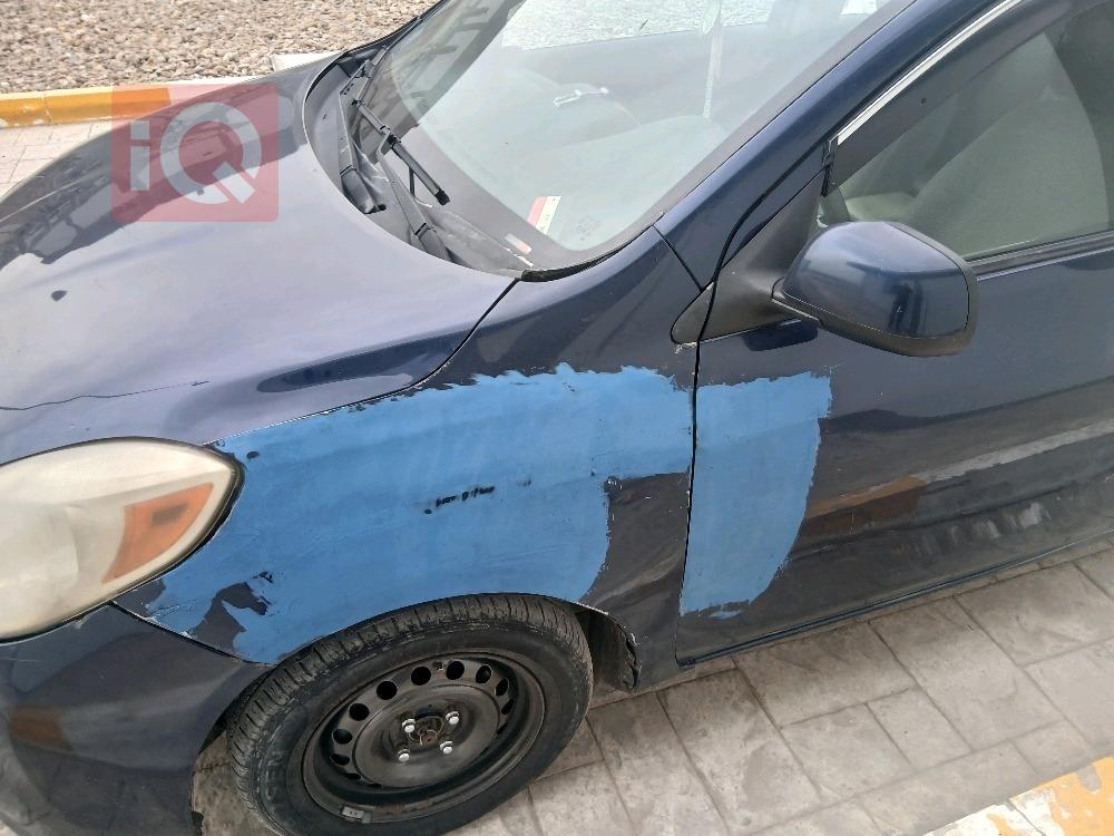 نيسان فيرسا